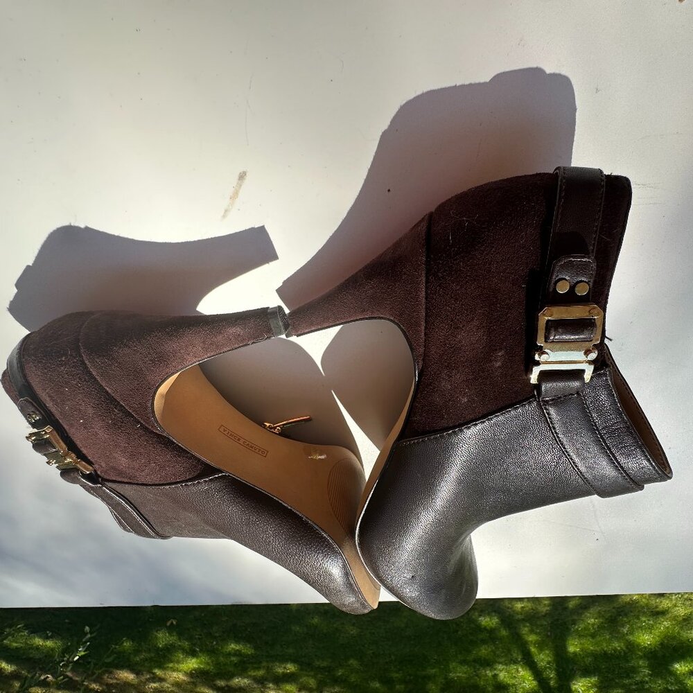 #5732 VINCE CAMUTO BOOTS  8 ½ BROWN SUEDE & LEATHER TOES